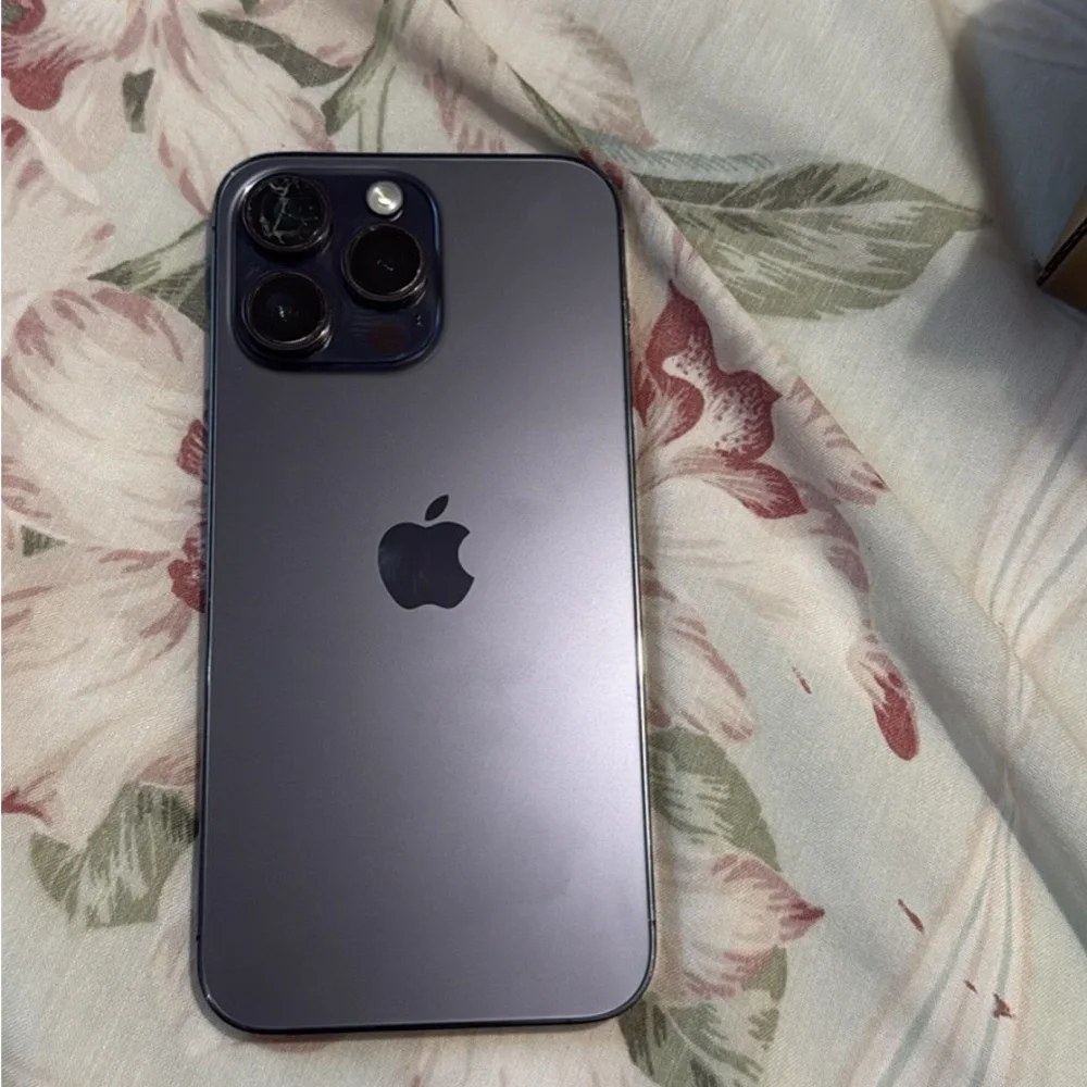 Apple elegant dark